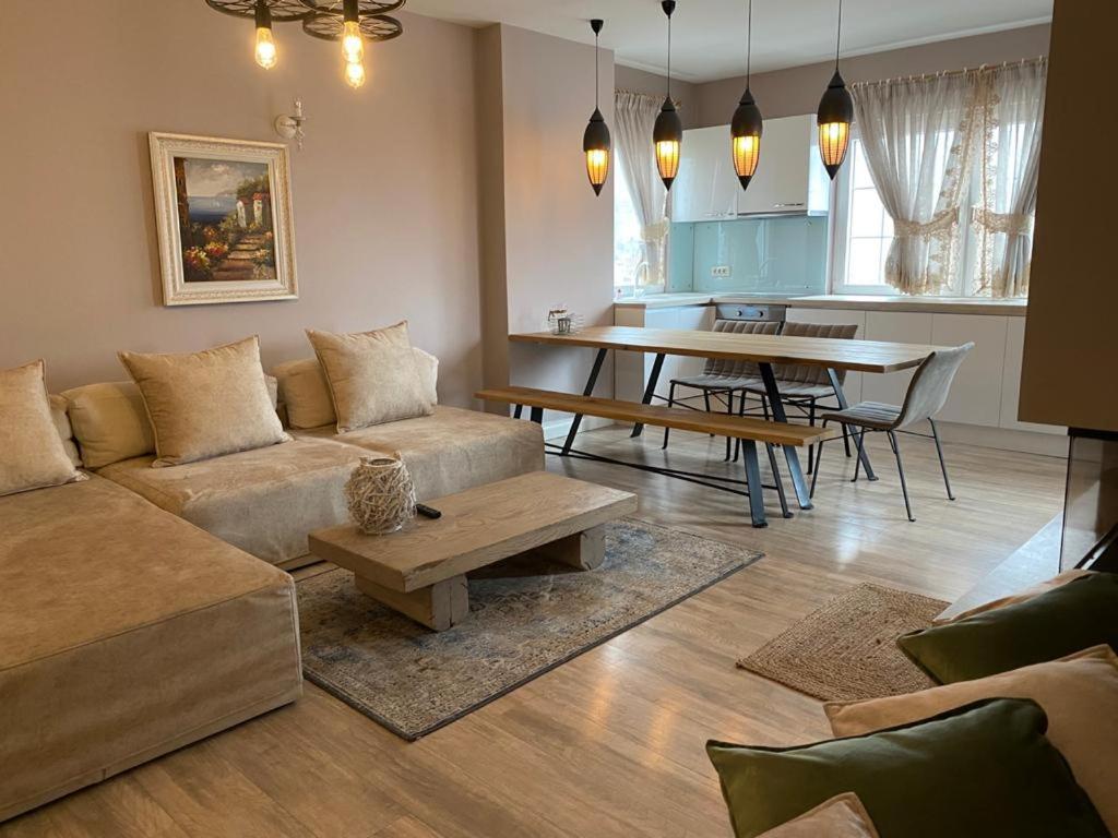Cozy Lake Front Flat Bequeme Wohnung An Der See Pogradec Kültér fotó